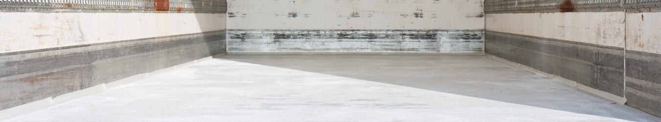 Empty freight compartment of a truck